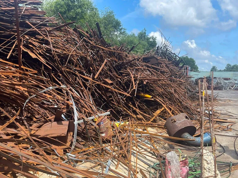 Thu mua sắt thép phế liệu